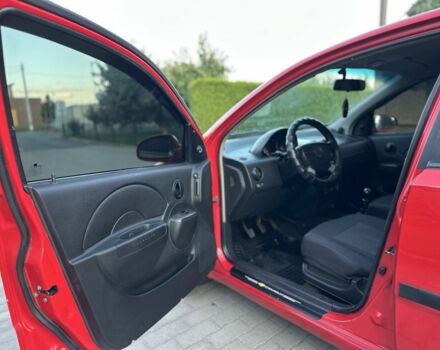 Красный Шевроле Авео, объемом двигателя 1.5 л и пробегом 191 тыс. км за 3500 $, фото 16 на Automoto.ua