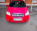 Красный Шевроле Авео, объемом двигателя 1.5 л и пробегом 156 тыс. км за 4100 $, фото 1 на Automoto.ua