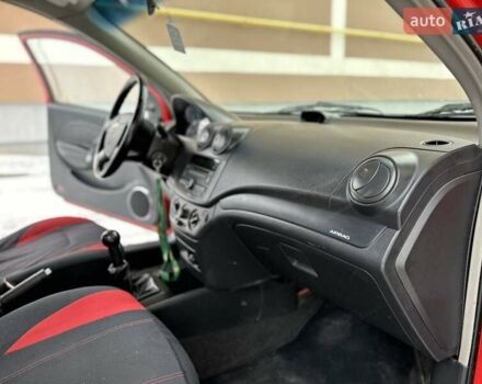 Красный Шевроле Авео, объемом двигателя 1.2 л и пробегом 176 тыс. км за 3600 $, фото 10 на Automoto.ua