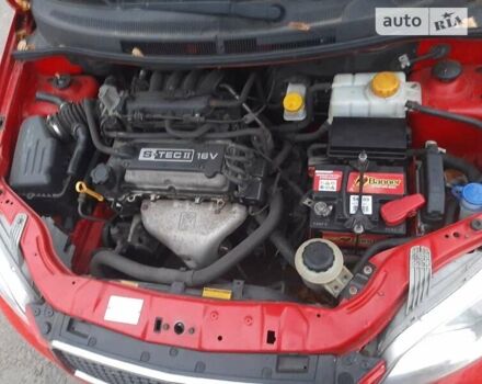 Красный Шевроле Авео, объемом двигателя 1.2 л и пробегом 203 тыс. км за 3850 $, фото 3 на Automoto.ua
