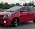 Красный Шевроле Авео, объемом двигателя 1.4 л и пробегом 171 тыс. км за 4900 $, фото 1 на Automoto.ua