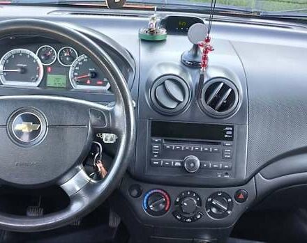 Красный Шевроле Авео, объемом двигателя 1.2 л и пробегом 187 тыс. км за 3500 $, фото 8 на Automoto.ua