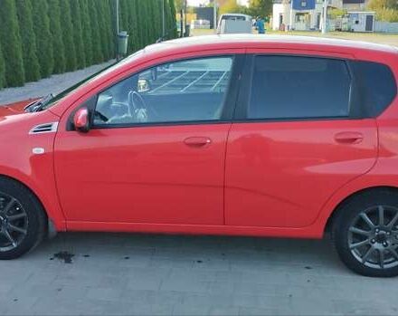 Красный Шевроле Авео, объемом двигателя 1.2 л и пробегом 187 тыс. км за 3500 $, фото 1 на Automoto.ua