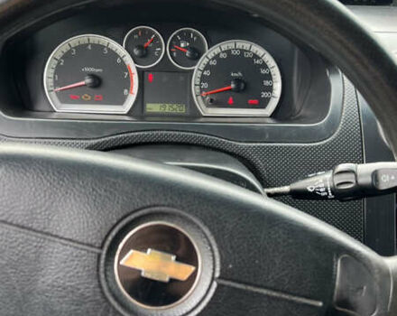 Красный Шевроле Авео, объемом двигателя 1.5 л и пробегом 191 тыс. км за 4300 $, фото 7 на Automoto.ua