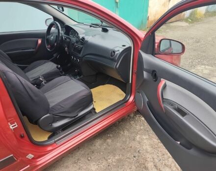 Красный Шевроле Авео, объемом двигателя 1.5 л и пробегом 125 тыс. км за 3100 $, фото 7 на Automoto.ua