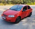 Красный Шевроле Авео, объемом двигателя 1.4 л и пробегом 380 тыс. км за 2701 $, фото 1 на Automoto.ua