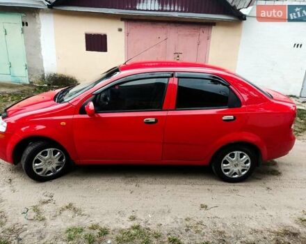 Красный Шевроле Авео, объемом двигателя 1.5 л и пробегом 178 тыс. км за 3150 $, фото 2 на Automoto.ua