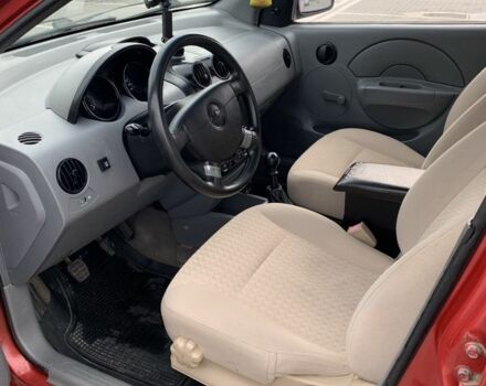 Красный Шевроле Авео, объемом двигателя 1.5 л и пробегом 260 тыс. км за 2350 $, фото 6 на Automoto.ua