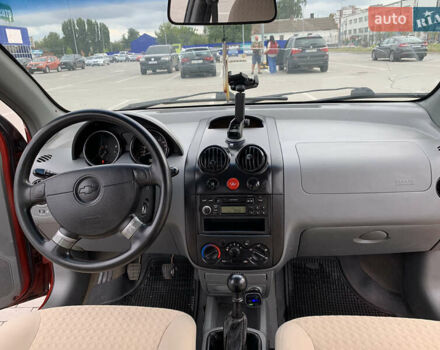 Красный Шевроле Авео, объемом двигателя 1.5 л и пробегом 260 тыс. км за 2350 $, фото 12 на Automoto.ua