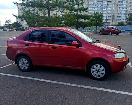 Красный Шевроле Авео, объемом двигателя 1.5 л и пробегом 320 тыс. км за 2300 $, фото 1 на Automoto.ua