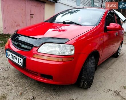 Красный Шевроле Авео, объемом двигателя 1.5 л и пробегом 178 тыс. км за 3150 $, фото 1 на Automoto.ua