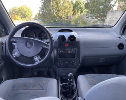 Красный Шевроле Авео, объемом двигателя 1.5 л и пробегом 150 тыс. км за 3300 $, фото 11 на Automoto.ua