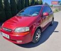 Красный Шевроле Авео, объемом двигателя 1.5 л и пробегом 390 тыс. км за 1650 $, фото 1 на Automoto.ua
