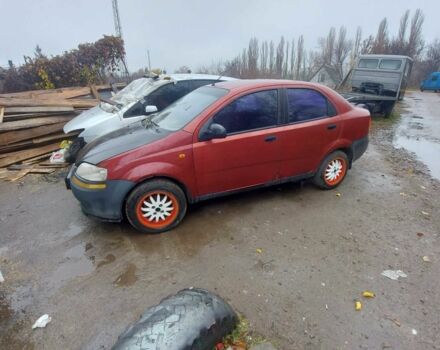 Красный Шевроле Авео, объемом двигателя 1.5 л и пробегом 200 тыс. км за 1450 $, фото 1 на Automoto.ua