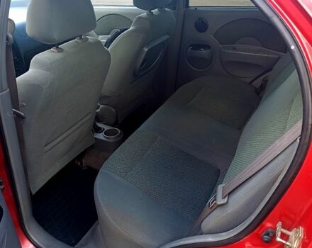 Красный Шевроле Авео, объемом двигателя 1.5 л и пробегом 320 тыс. км за 2300 $, фото 8 на Automoto.ua