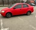 Красный Шевроле Авео, объемом двигателя 1.4 л и пробегом 360 тыс. км за 2000 $, фото 1 на Automoto.ua