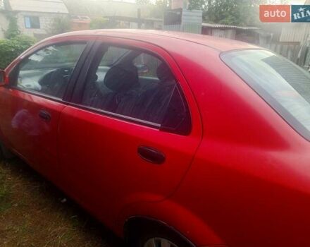 Красный Шевроле Авео, объемом двигателя 1.5 л и пробегом 185 тыс. км за 2800 $, фото 2 на Automoto.ua