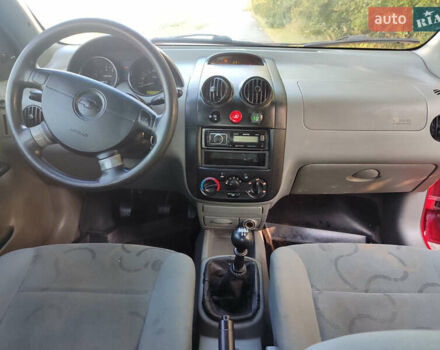 Червоний Шевроле Авео, об'ємом двигуна 1.5 л та пробігом 273 тис. км за 2750 $, фото 13 на Automoto.ua