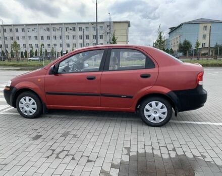 Красный Шевроле Авео, объемом двигателя 1.5 л и пробегом 260 тыс. км за 2350 $, фото 5 на Automoto.ua