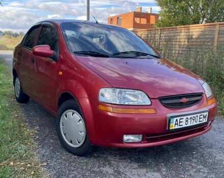 Красный Шевроле Авео, объемом двигателя 1.5 л и пробегом 150 тыс. км за 3300 $, фото 1 на Automoto.ua