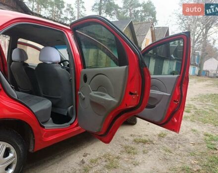 Красный Шевроле Авео, объемом двигателя 1.5 л и пробегом 178 тыс. км за 3150 $, фото 23 на Automoto.ua