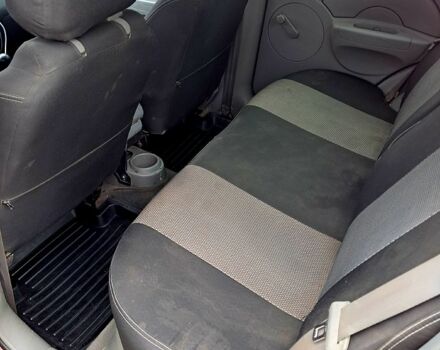 Красный Шевроле Авео, объемом двигателя 1.5 л и пробегом 203 тыс. км за 2850 $, фото 11 на Automoto.ua