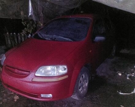 Красный Шевроле Авео, объемом двигателя 1.5 л и пробегом 550 тыс. км за 2700 $, фото 2 на Automoto.ua