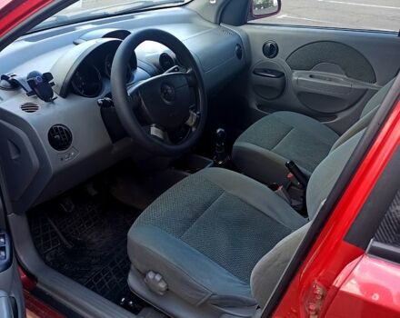 Красный Шевроле Авео, объемом двигателя 1.5 л и пробегом 320 тыс. км за 2300 $, фото 6 на Automoto.ua