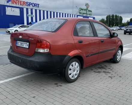 Красный Шевроле Авео, объемом двигателя 1.5 л и пробегом 260 тыс. км за 2350 $, фото 3 на Automoto.ua