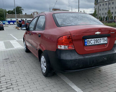 Красный Шевроле Авео, объемом двигателя 1.5 л и пробегом 260 тыс. км за 2350 $, фото 5 на Automoto.ua