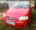 Красный Шевроле Авео, объемом двигателя 1.5 л и пробегом 185 тыс. км за 2800 $, фото 3 на Automoto.ua