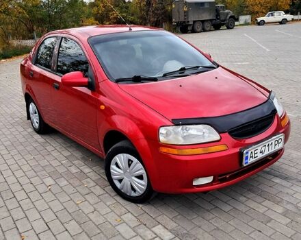 Красный Шевроле Авео, объемом двигателя 1.5 л и пробегом 203 тыс. км за 2850 $, фото 2 на Automoto.ua