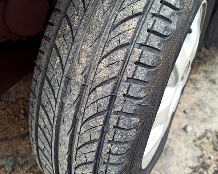 Красный Шевроле Авео, объемом двигателя 1.5 л и пробегом 320 тыс. км за 2300 $, фото 11 на Automoto.ua