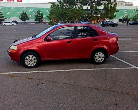 Красный Шевроле Авео, объемом двигателя 1.5 л и пробегом 320 тыс. км за 2300 $, фото 2 на Automoto.ua