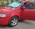 Красный Шевроле Авео, объемом двигателя 1.5 л и пробегом 295 тыс. км за 3000 $, фото 2 на Automoto.ua