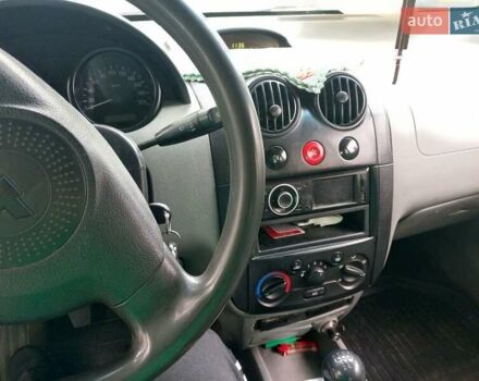 Красный Шевроле Авео, объемом двигателя 1.5 л и пробегом 320 тыс. км за 2500 $, фото 7 на Automoto.ua