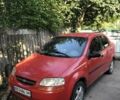 Красный Шевроле Авео, объемом двигателя 1.5 л и пробегом 220 тыс. км за 1100 $, фото 1 на Automoto.ua