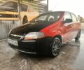 Красный Шевроле Авео, объемом двигателя 1.5 л и пробегом 250 тыс. км за 1800 $, фото 2 на Automoto.ua