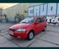 Красный Шевроле Авео, объемом двигателя 1.5 л и пробегом 250 тыс. км за 3500 $, фото 1 на Automoto.ua