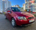 Красный Шевроле Авео, объемом двигателя 1.5 л и пробегом 298 тыс. км за 2450 $, фото 1 на Automoto.ua
