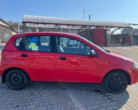 Красный Шевроле Авео, объемом двигателя 1.2 л и пробегом 210 тыс. км за 2700 $, фото 2 на Automoto.ua