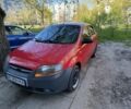 Красный Шевроле Авео, объемом двигателя 1.5 л и пробегом 370 тыс. км за 2300 $, фото 1 на Automoto.ua
