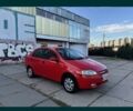 Красный Шевроле Авео, объемом двигателя 1.5 л и пробегом 250 тыс. км за 3500 $, фото 5 на Automoto.ua