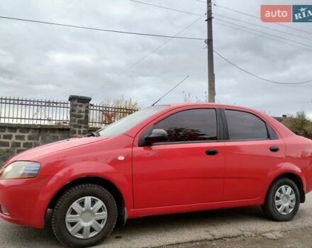 Красный Шевроле Авео, объемом двигателя 1.5 л и пробегом 185 тыс. км за 3000 $, фото 1 на Automoto.ua