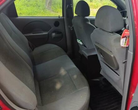 Шевроле Авео 2005 в Чернигове на Automoto.ua Красный Шевроле Авео, объемом двигателя 1.5 л и пробегом 250 тыс. км за 3500 $, фото 5 на Automoto.ua