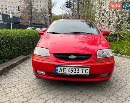 Красный Шевроле Авео, объемом двигателя 1.5 л и пробегом 222 тыс. км за 3500 $, фото 1 на Automoto.ua