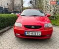 Красный Шевроле Авео, объемом двигателя 1.5 л и пробегом 222 тыс. км за 3500 $, фото 1 на Automoto.ua
