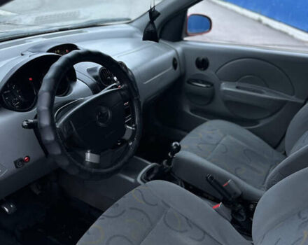 Красный Шевроле Авео, объемом двигателя 1.5 л и пробегом 268 тыс. км за 3500 $, фото 8 на Automoto.ua