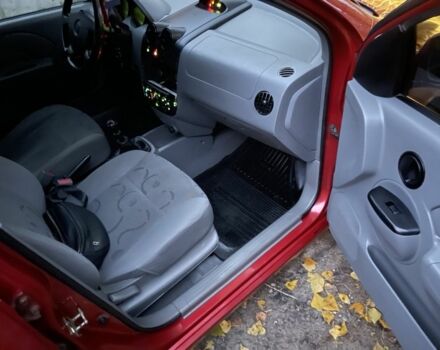 Красный Шевроле Авео, объемом двигателя 1.5 л и пробегом 224 тыс. км за 3200 $, фото 3 на Automoto.ua