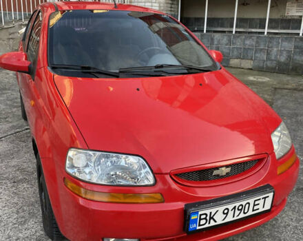 Красный Шевроле Авео, объемом двигателя 1.5 л и пробегом 223 тыс. км за 3200 $, фото 3 на Automoto.ua